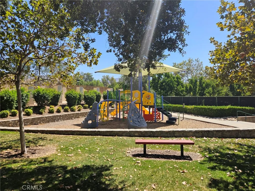 7845 Oak Court Highland, CA 92346
