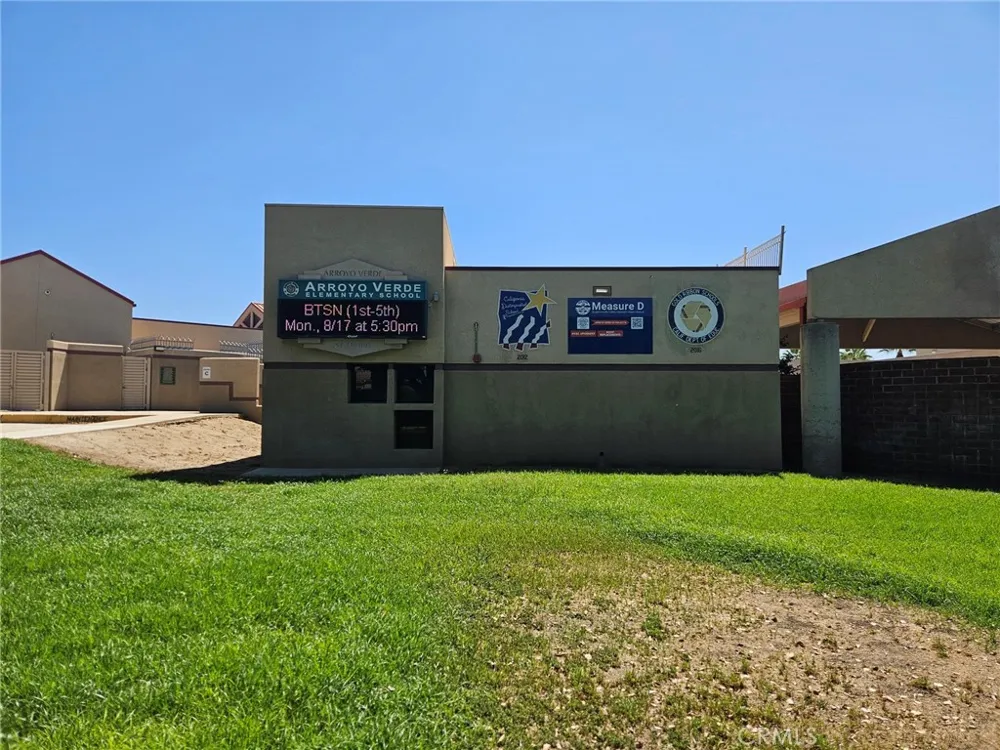 7845 Oak Court Highland, CA 92346