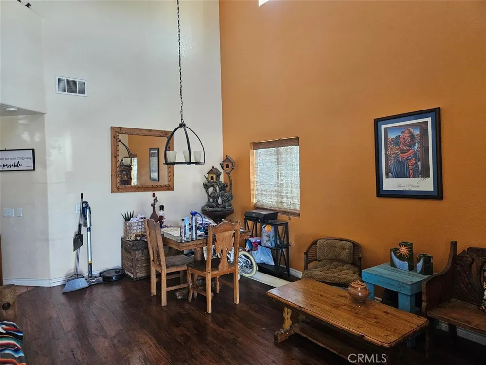 7845 Oak Court Highland, CA 92346