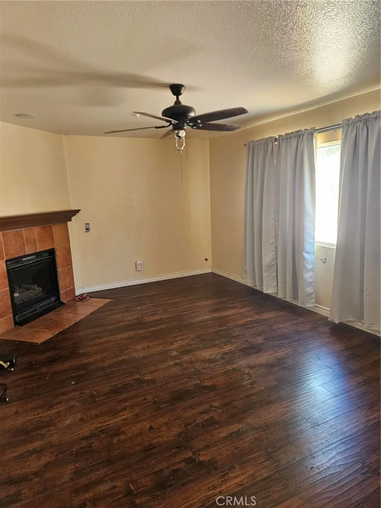 7845 Oak Court Highland, CA 92346