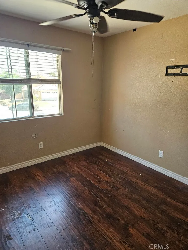 7845 Oak Court Highland, CA 92346