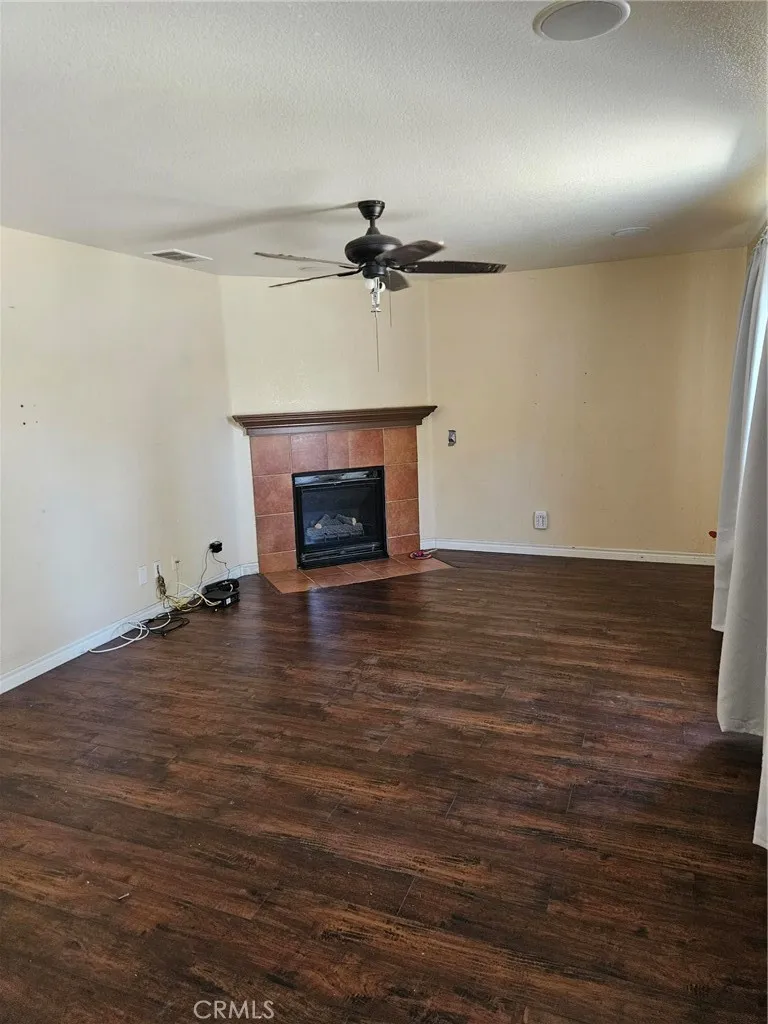 7845 Oak Court Highland, CA 92346