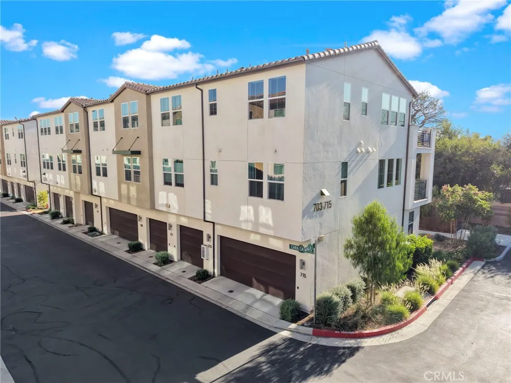 713 Cara Cara Lane Covina, CA 91723