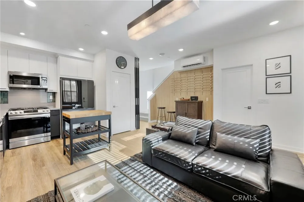 713 Cara Cara Lane Covina, CA 91723