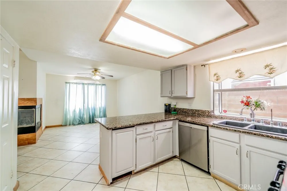 27495 Silverberry Highland, CA 92346