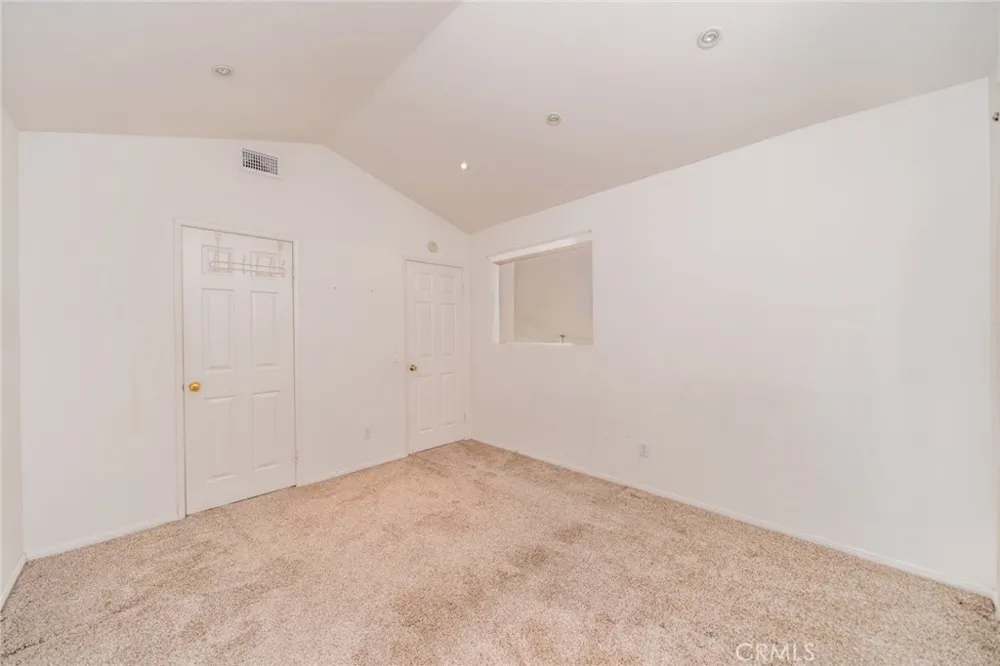 27495 Silverberry Highland, CA 92346