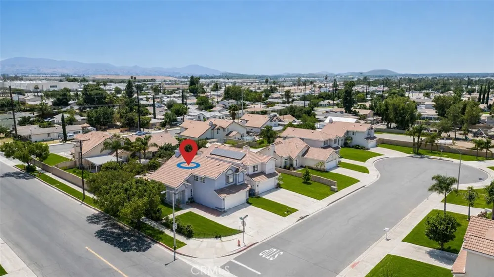 27495 Silverberry Highland, CA 92346