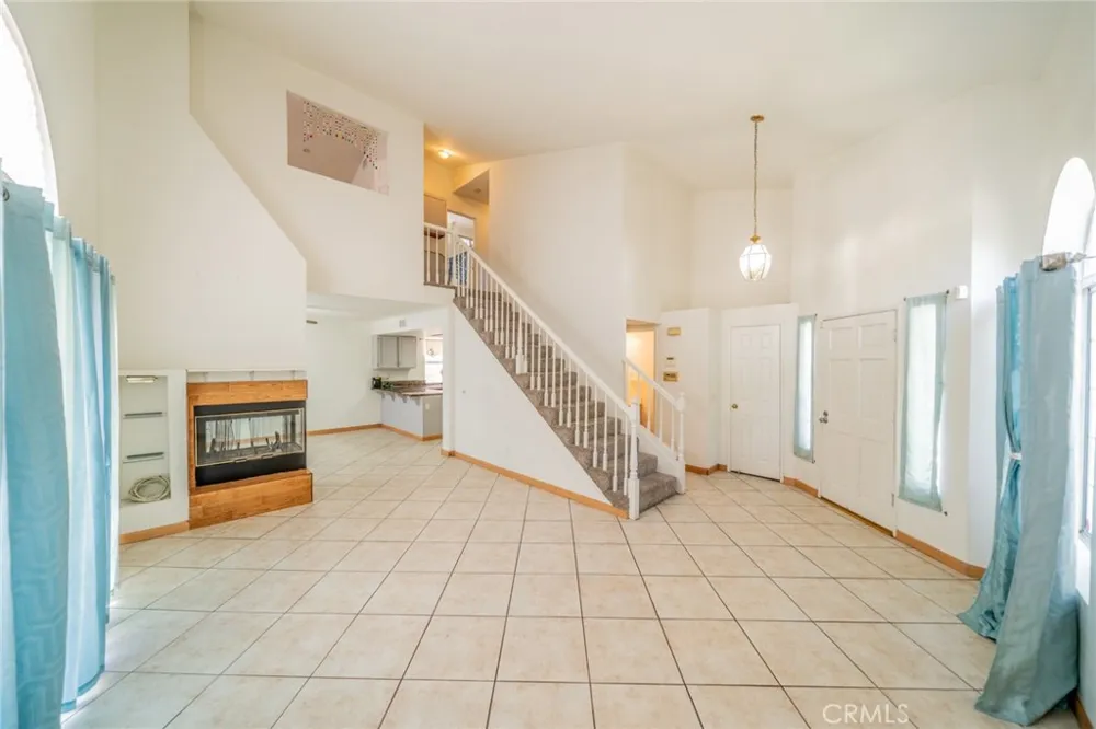 27495 Silverberry Highland, CA 92346