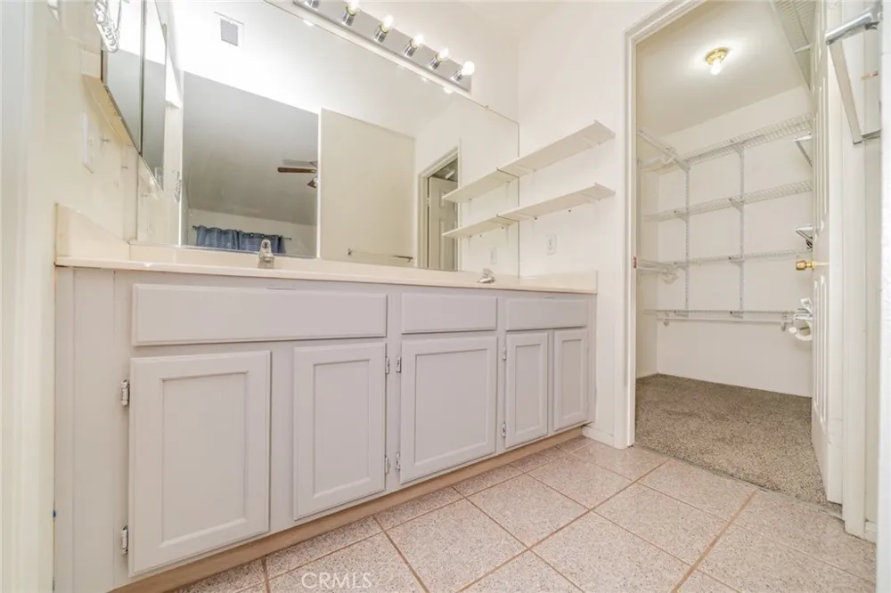 27495 Silverberry Highland, CA 92346