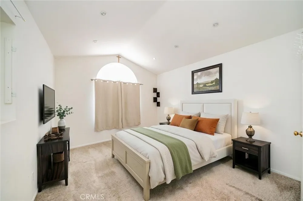 27495 Silverberry Highland, CA 92346
