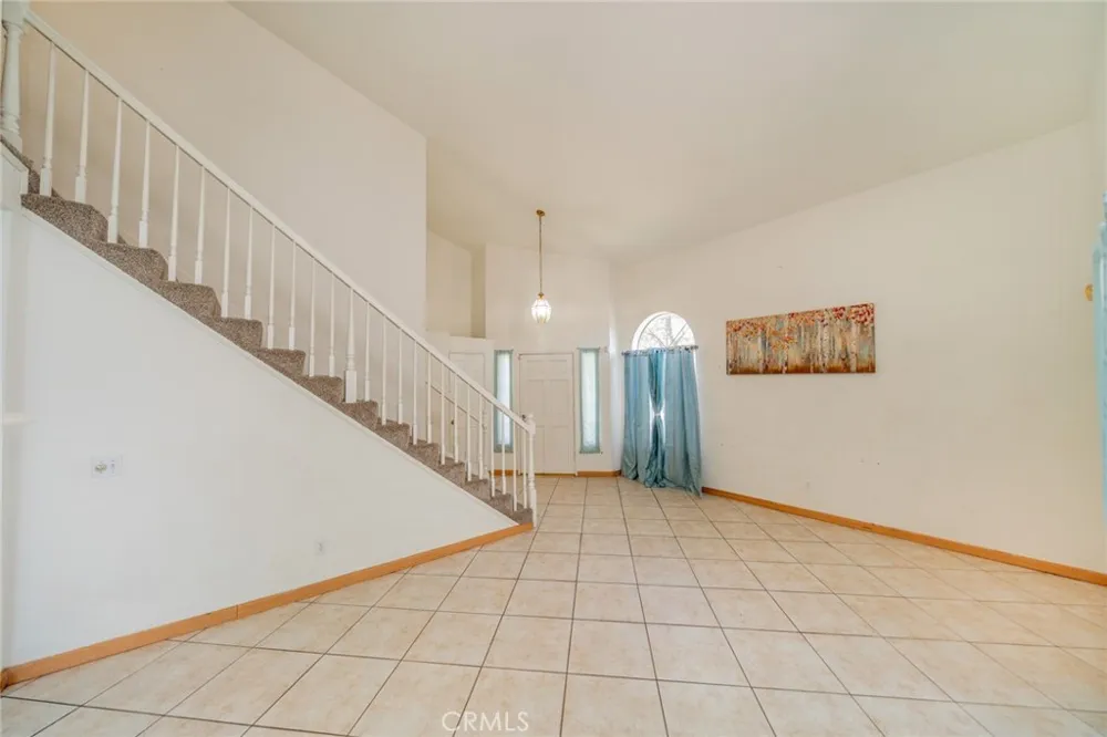 27495 Silverberry Highland, CA 92346