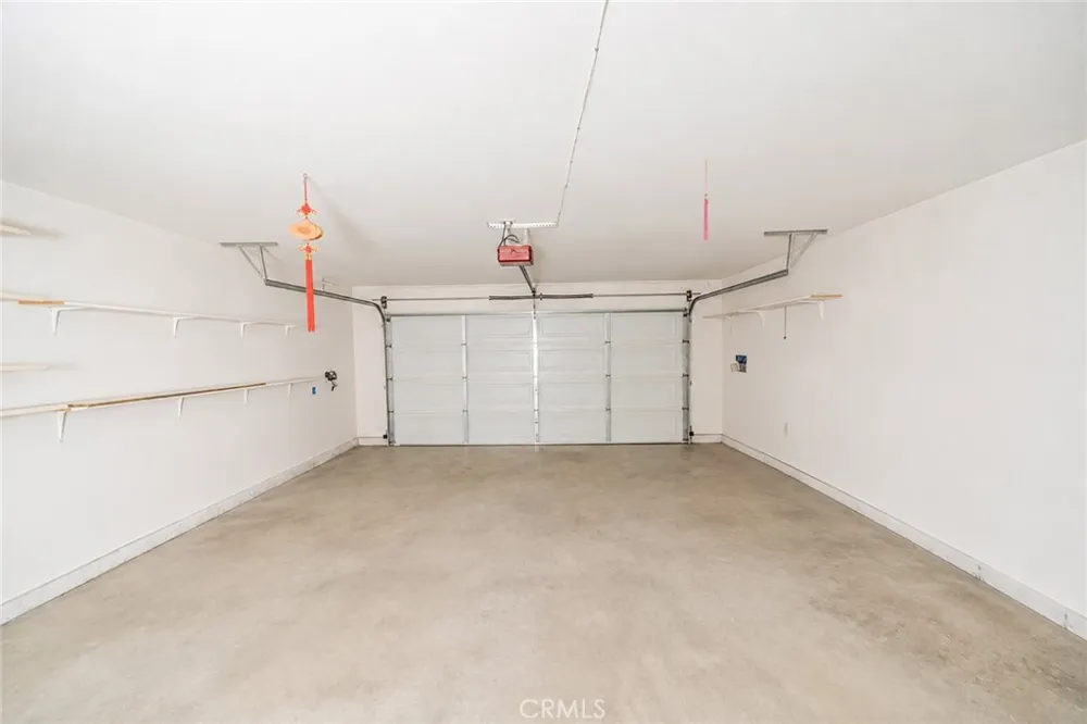 27495 Silverberry Highland, CA 92346