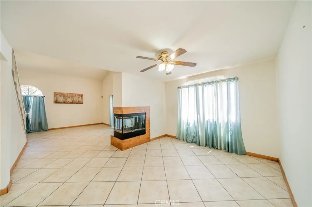 27495 Silverberry Highland, CA 92346