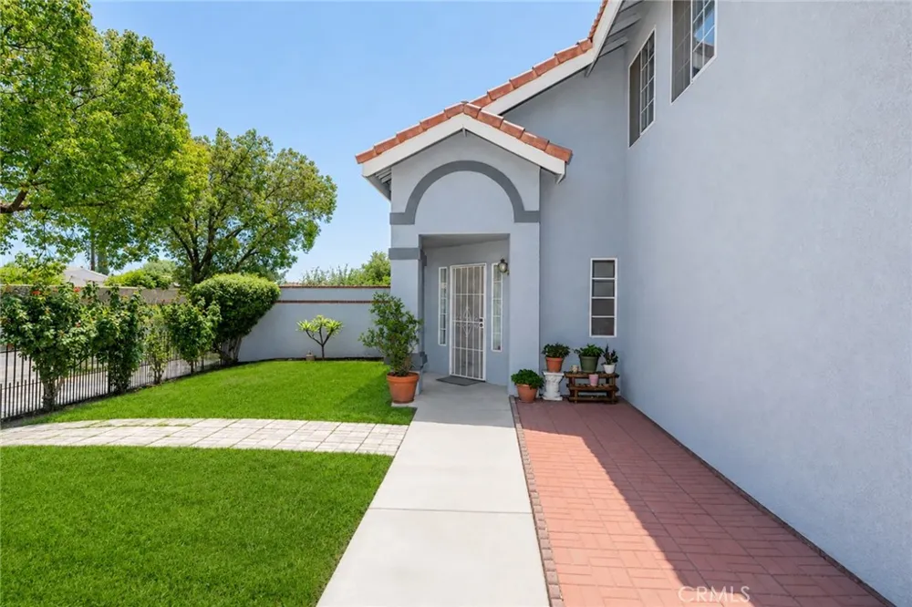 27495 Silverberry Highland, CA 92346