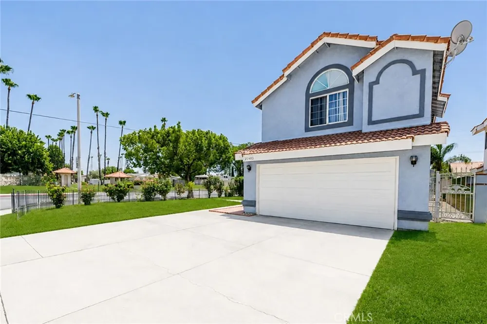 27495 Silverberry Highland, CA 92346