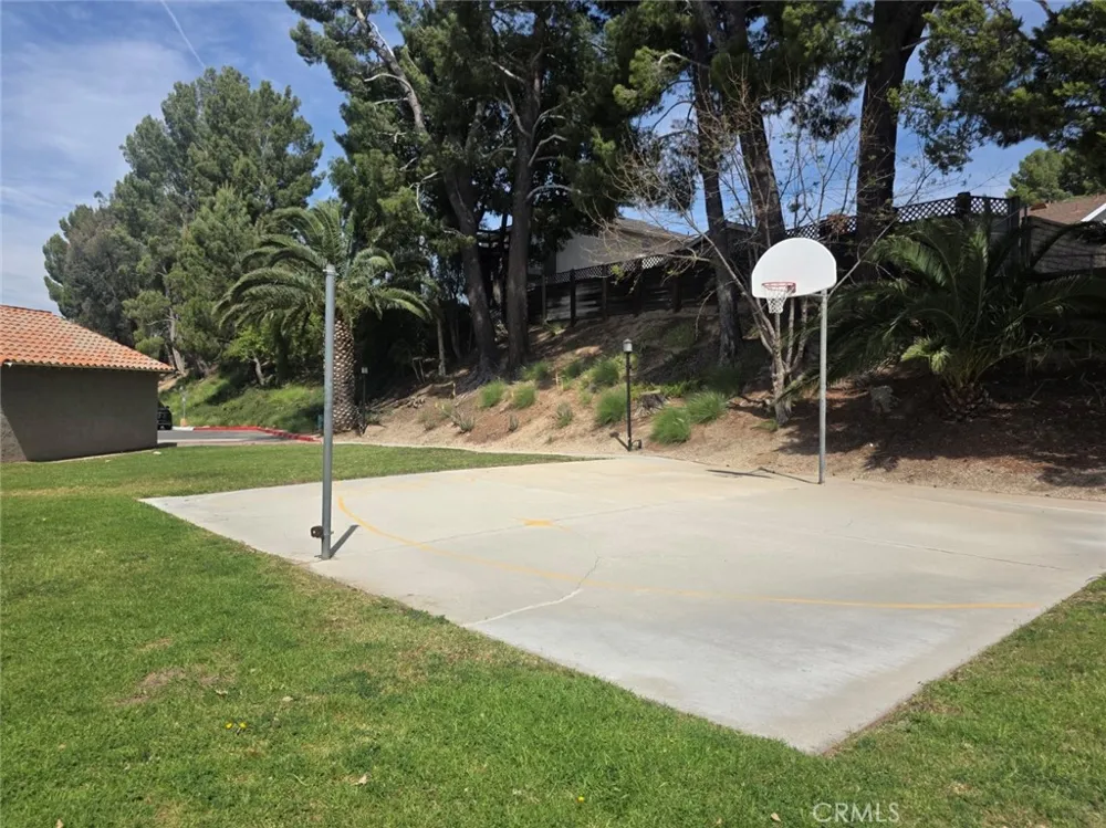 26938 Via Terraza Saugus, CA 91350