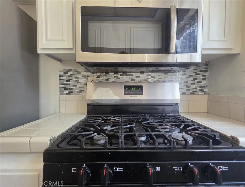 26938 Via Terraza Saugus, CA 91350