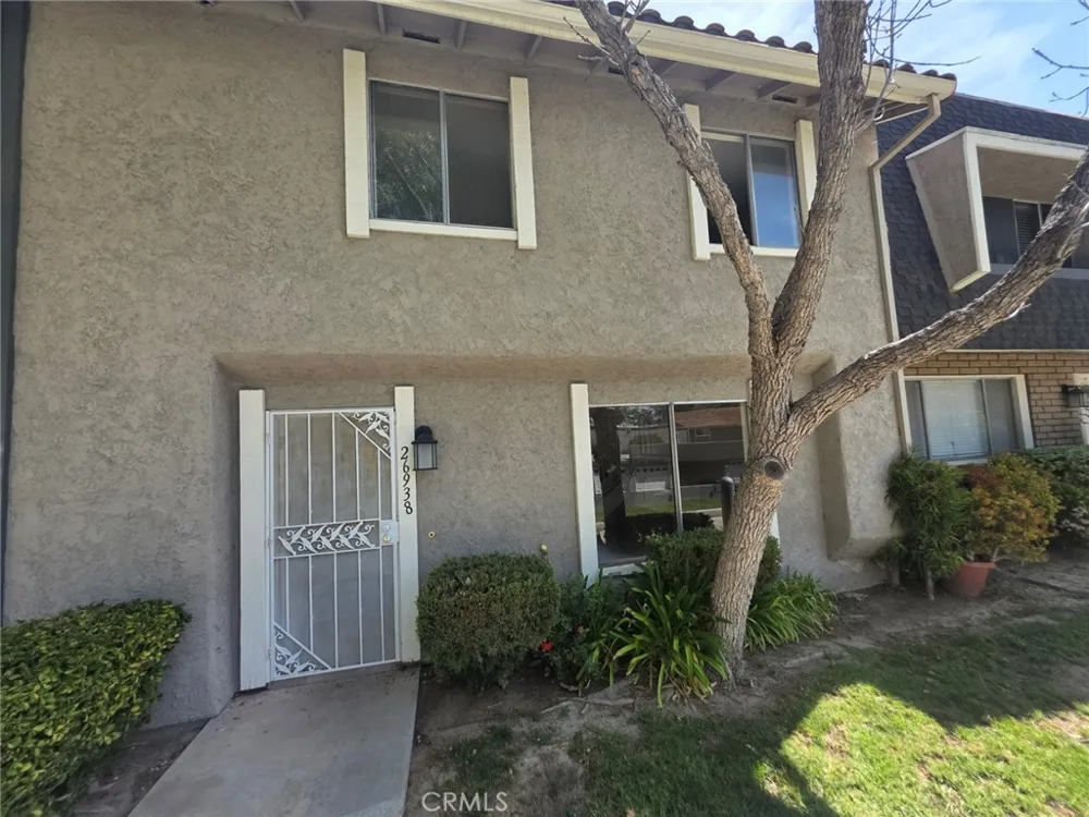 26938 Via Terraza Saugus, CA 91350