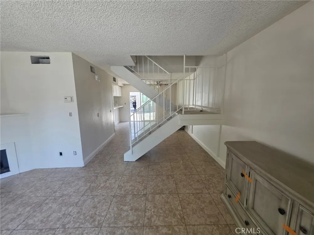 26938 Via Terraza Saugus, CA 91350