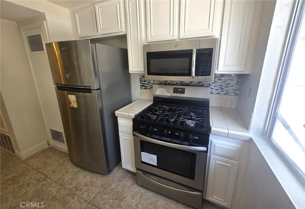 26938 Via Terraza Saugus, CA 91350