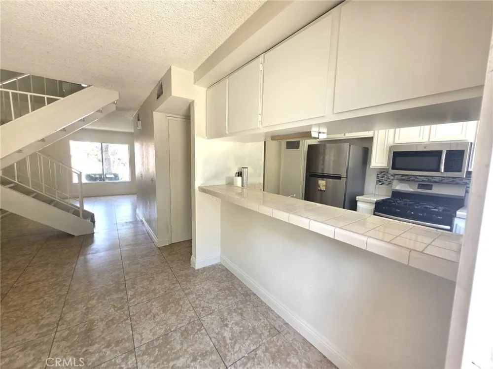 26938 Via Terraza Saugus, CA 91350