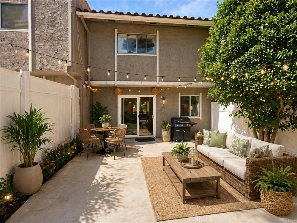 26938 Via Terraza Saugus, CA 91350