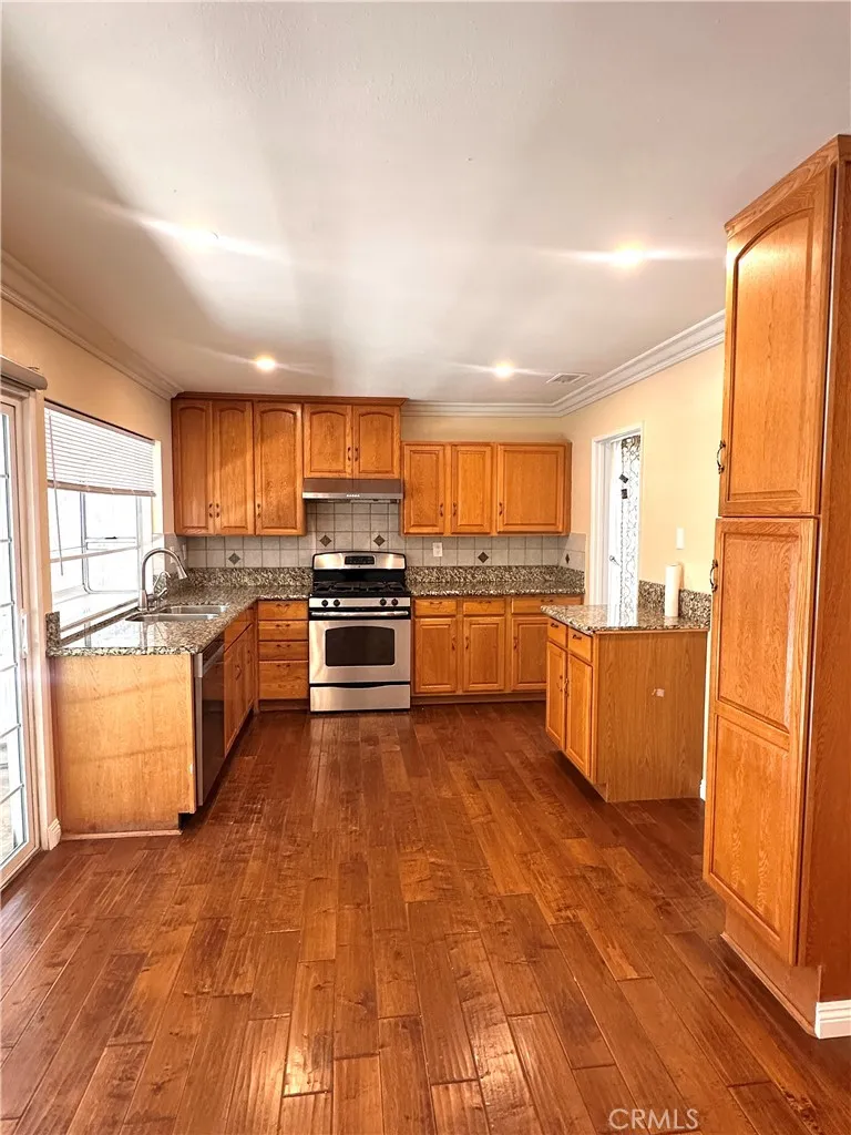 10744 Andy Cerritos, CA 90703