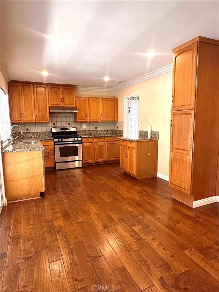 10744 Andy Cerritos, CA 90703