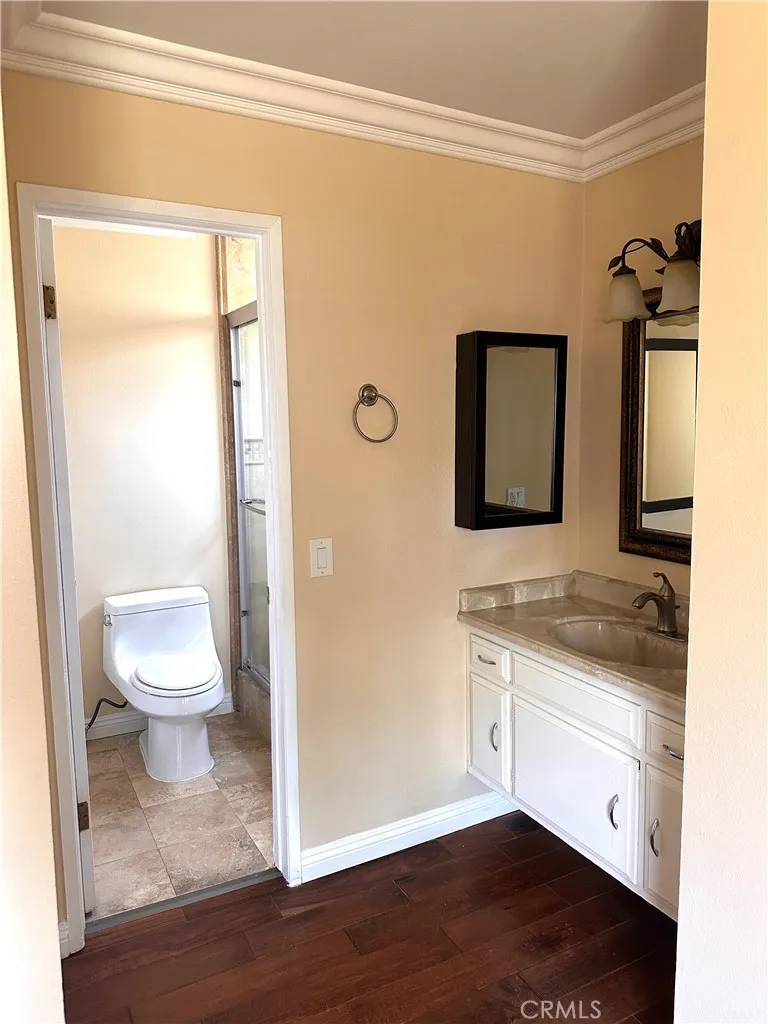 10744 Andy Cerritos, CA 90703