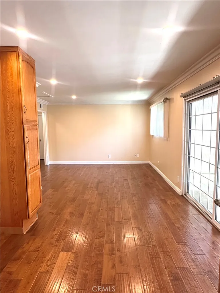10744 Andy Cerritos, CA 90703