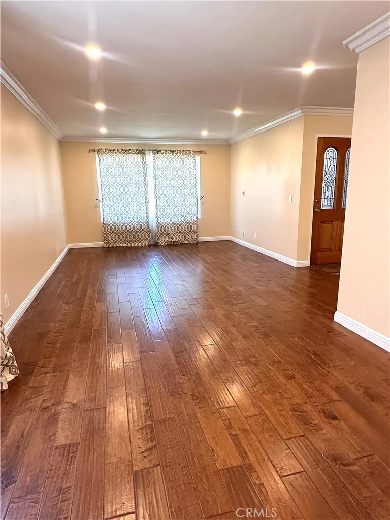 10744 Andy Cerritos, CA 90703