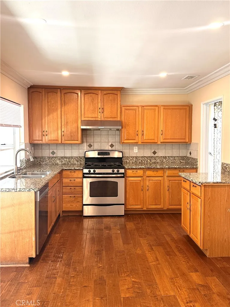 10744 Andy Cerritos, CA 90703