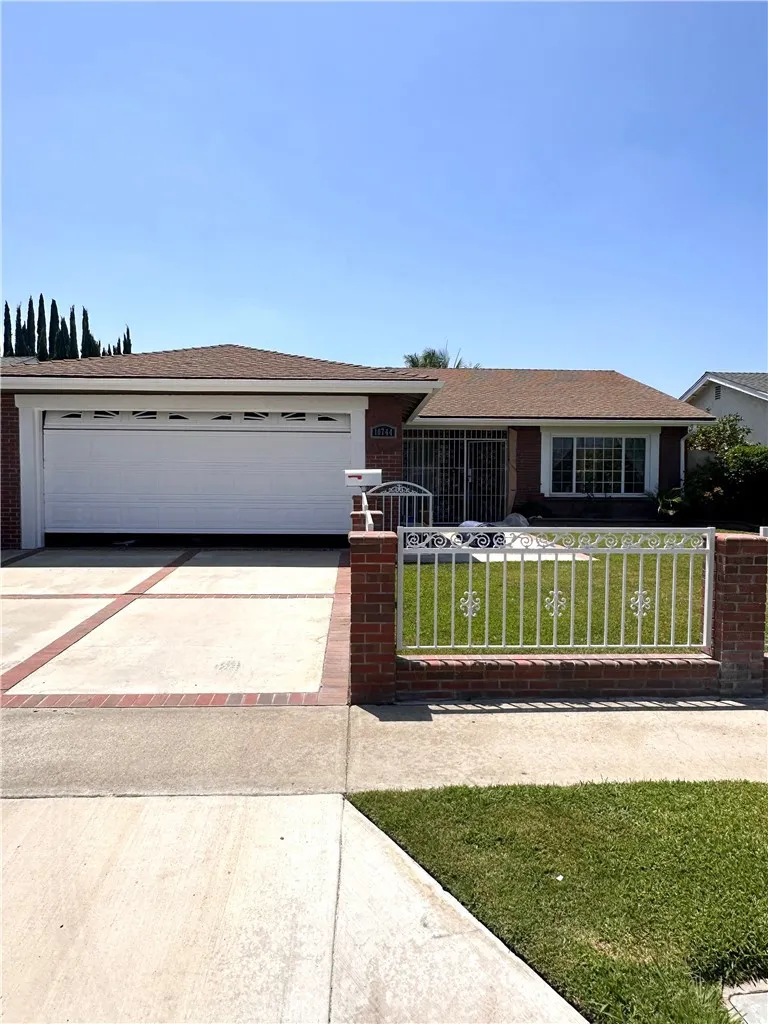 10744 Andy Cerritos, CA 90703