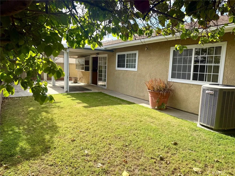 10744 Andy Cerritos, CA 90703