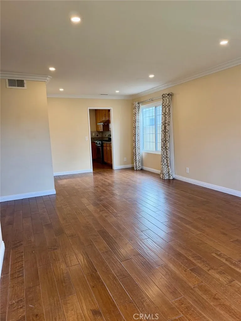 10744 Andy Cerritos, CA 90703