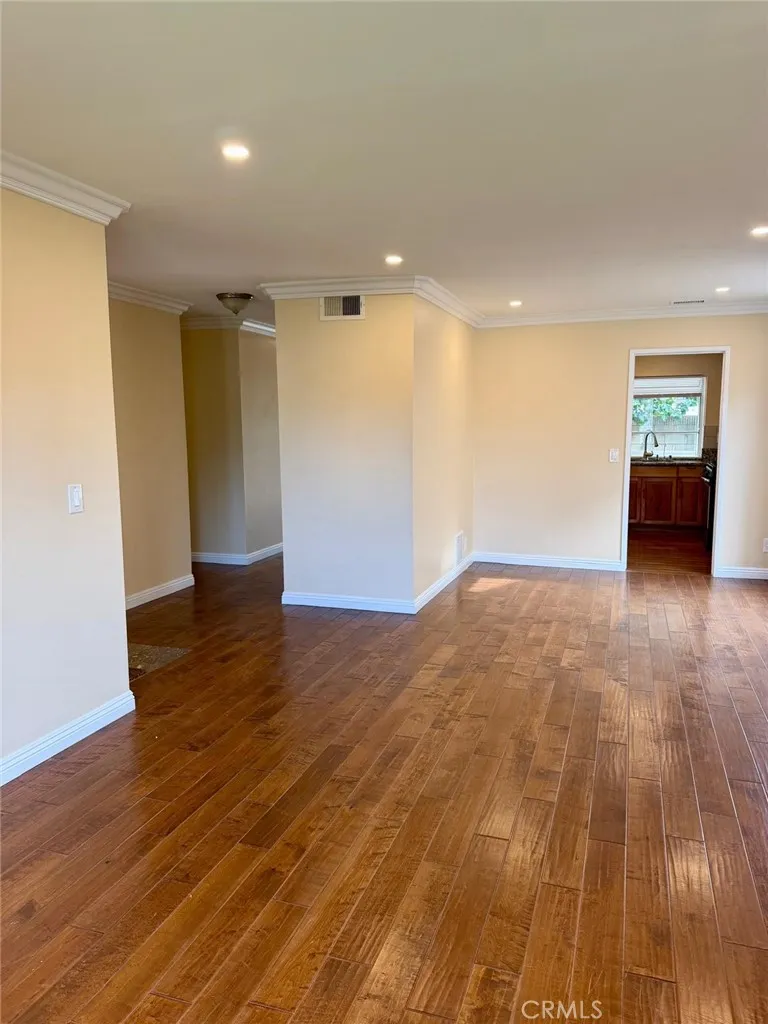10744 Andy Cerritos, CA 90703