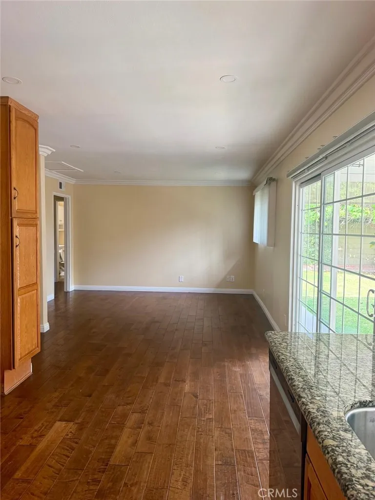 10744 Andy Cerritos, CA 90703