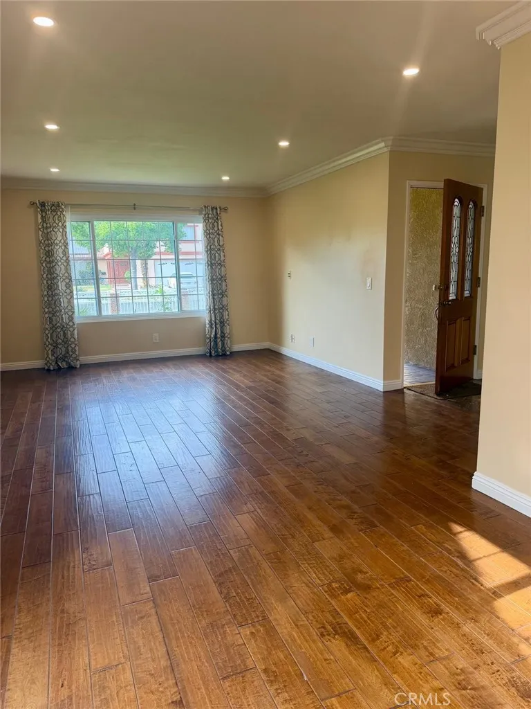 10744 Andy Cerritos, CA 90703