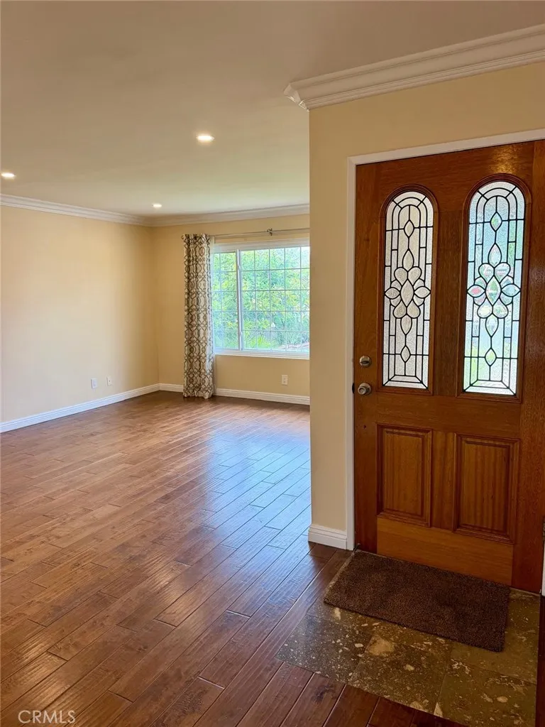 10744 Andy Cerritos, CA 90703
