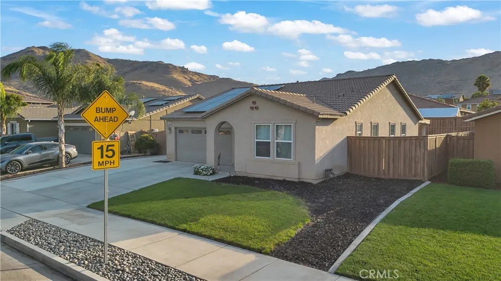 684 Julian Avenue San Jacinto, CA 92582