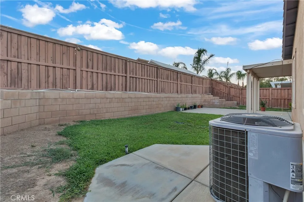 684 Julian Avenue San Jacinto, CA 92582