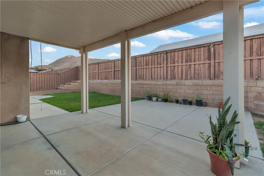 684 Julian Avenue San Jacinto, CA 92582