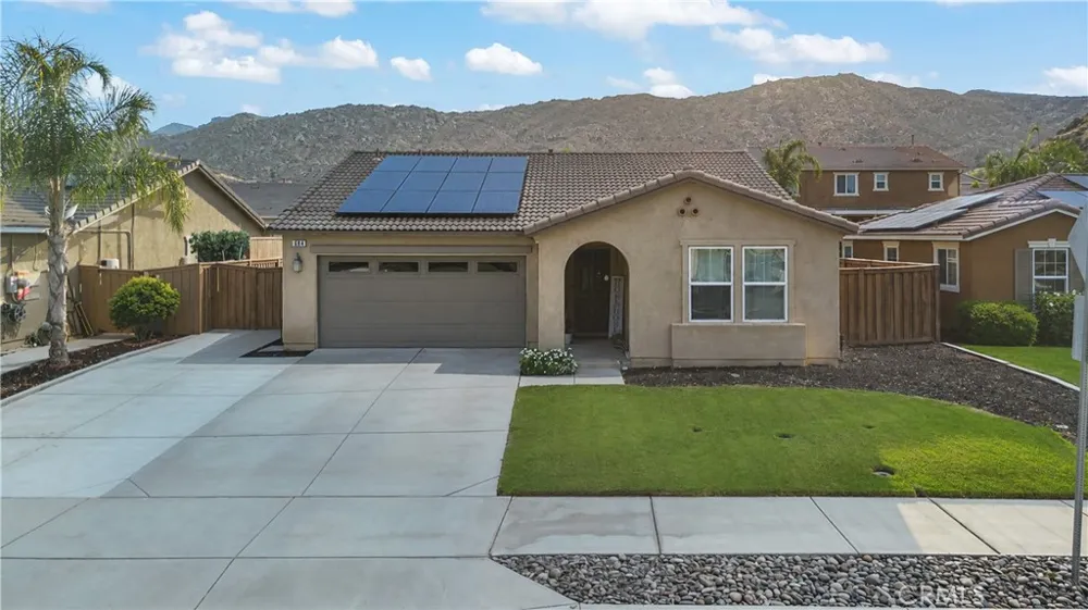 684 Julian Avenue San Jacinto, CA 92582