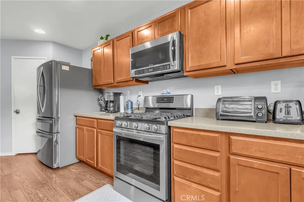 684 Julian Avenue San Jacinto, CA 92582