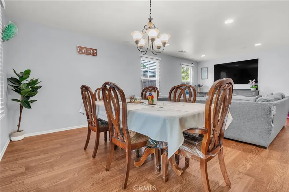 684 Julian Avenue San Jacinto, CA 92582