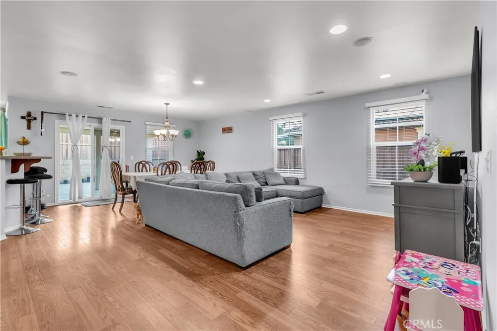 684 Julian Avenue San Jacinto, CA 92582