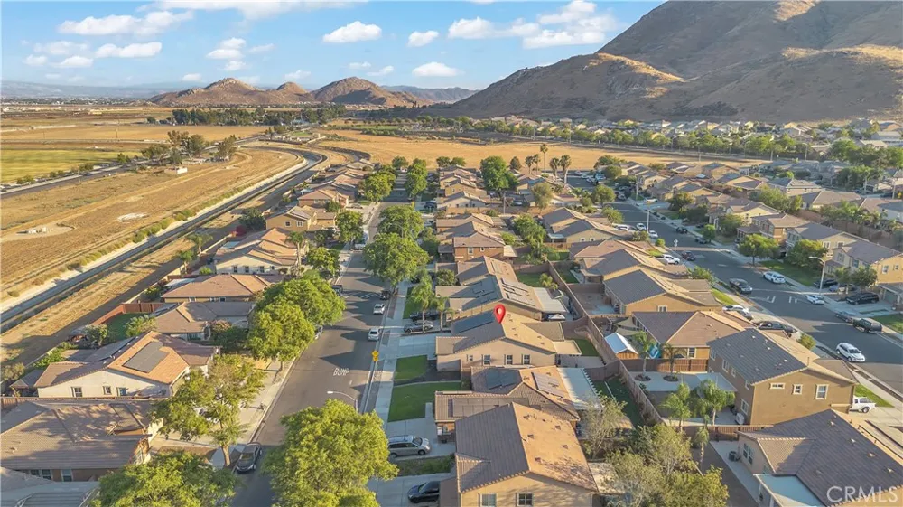 684 Julian Avenue San Jacinto, CA 92582