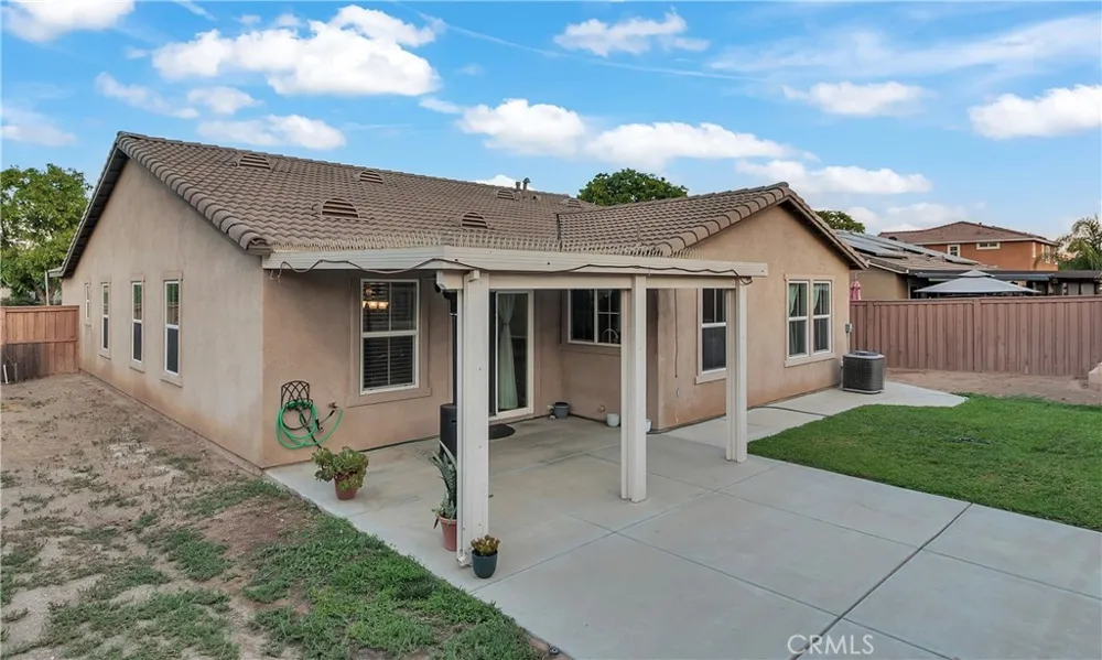 684 Julian Avenue San Jacinto, CA 92582