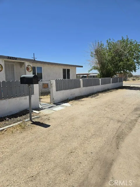 34224 Woods Barstow, CA 92311