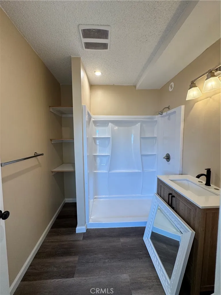 921 Carob Montebello, CA 90640